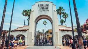 Travel Hacks: Universal Studios Offers VIP Tours in Mandarin, Australian Casino Sees Dwindling Chinese Spending, and More Chinese Travel Trends