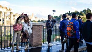 Chinese Travelers Opt for Luxury Across Europe: Ctrip