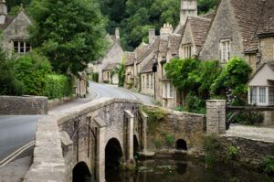 Travel Hacks: Zero Growth in Chinese Travel to the U.S. & Chinese Cotswolds Obsession